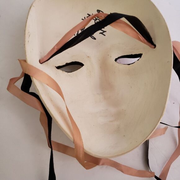 ❌SOLD❌ 1989 Signed Nola Masks (2) - Picture 11 of 13